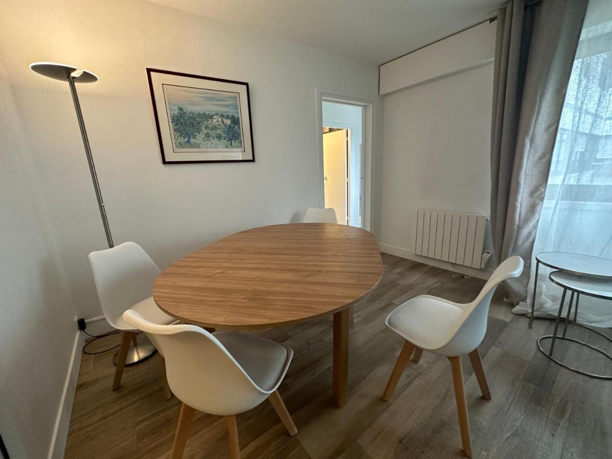 Apartment Champs Elysees Rue De Berri Paris